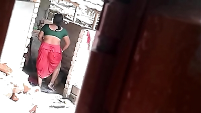 Desi Aunty Bathing