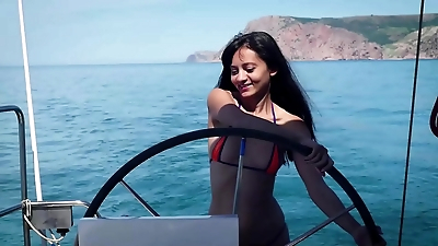 Outdoor Indian Sex Video With Young Desi Teen On Yatch