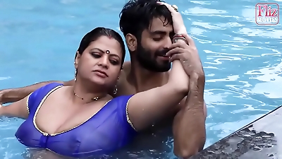 Mallu Porn Actress Reshma In Swimming Pool XXX Video