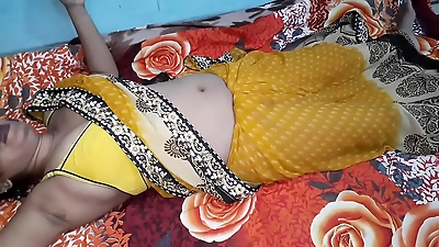 Indian Bhabhi Sex In Yellow Sari Real Fucking